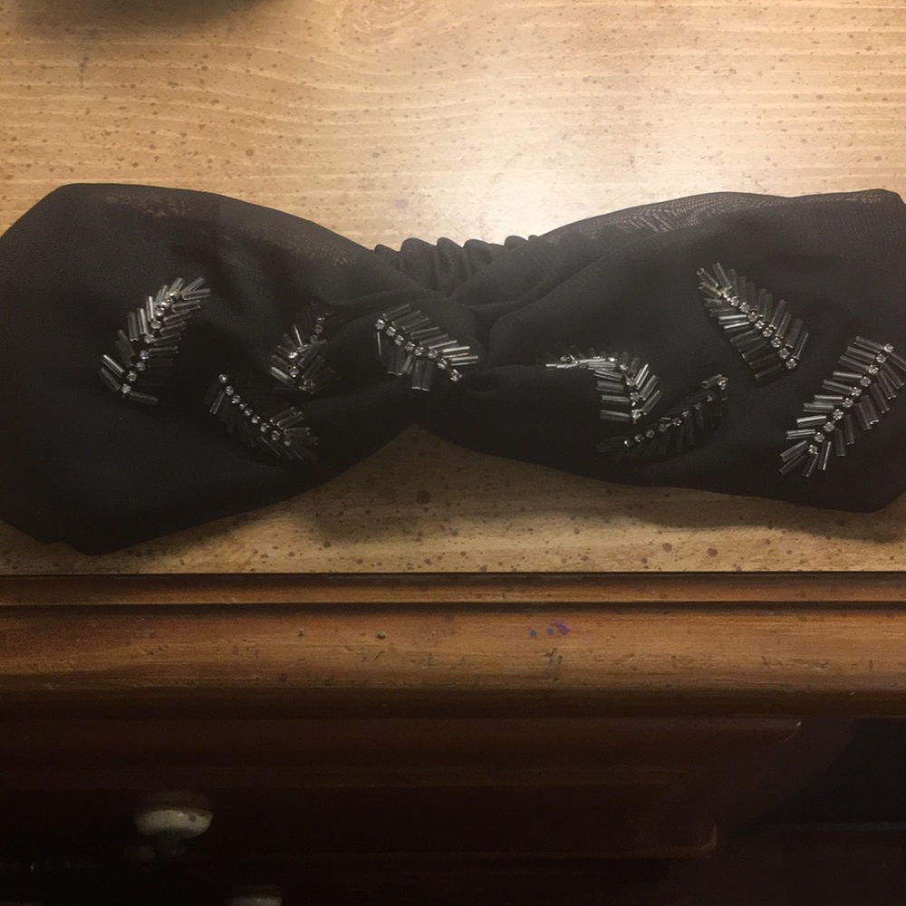 Criss Cross Headband Black/Silver feather🖤sheer🖤
